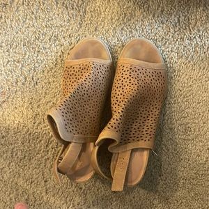 universal threads size 8 heels